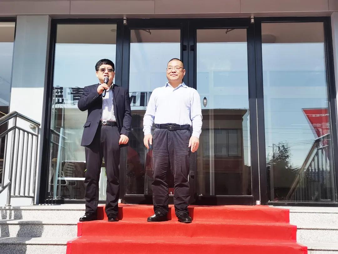 四川大學分析儀器研究中心主任段憶翔講話 四川大學分析儀器研究中心主任段憶翔講話